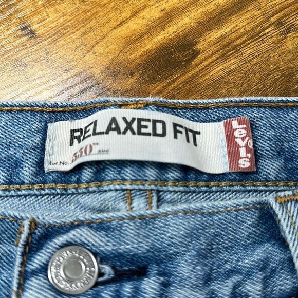 Levi's Mens’ Light Wash 550 Relaxed Fit Jeans size 36 x 34 - Picture 7 of 11